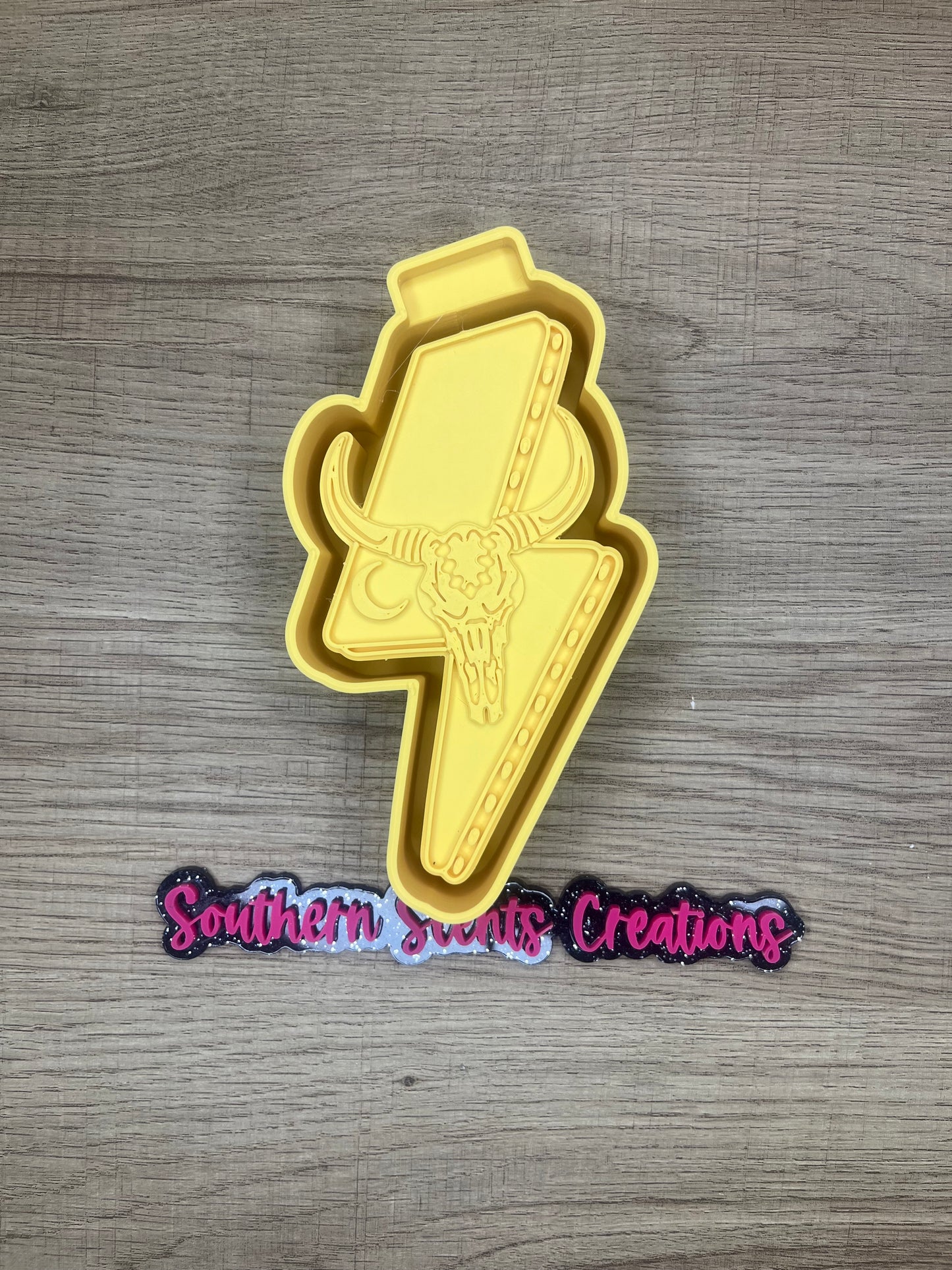 western bolt silicone mold for freshies